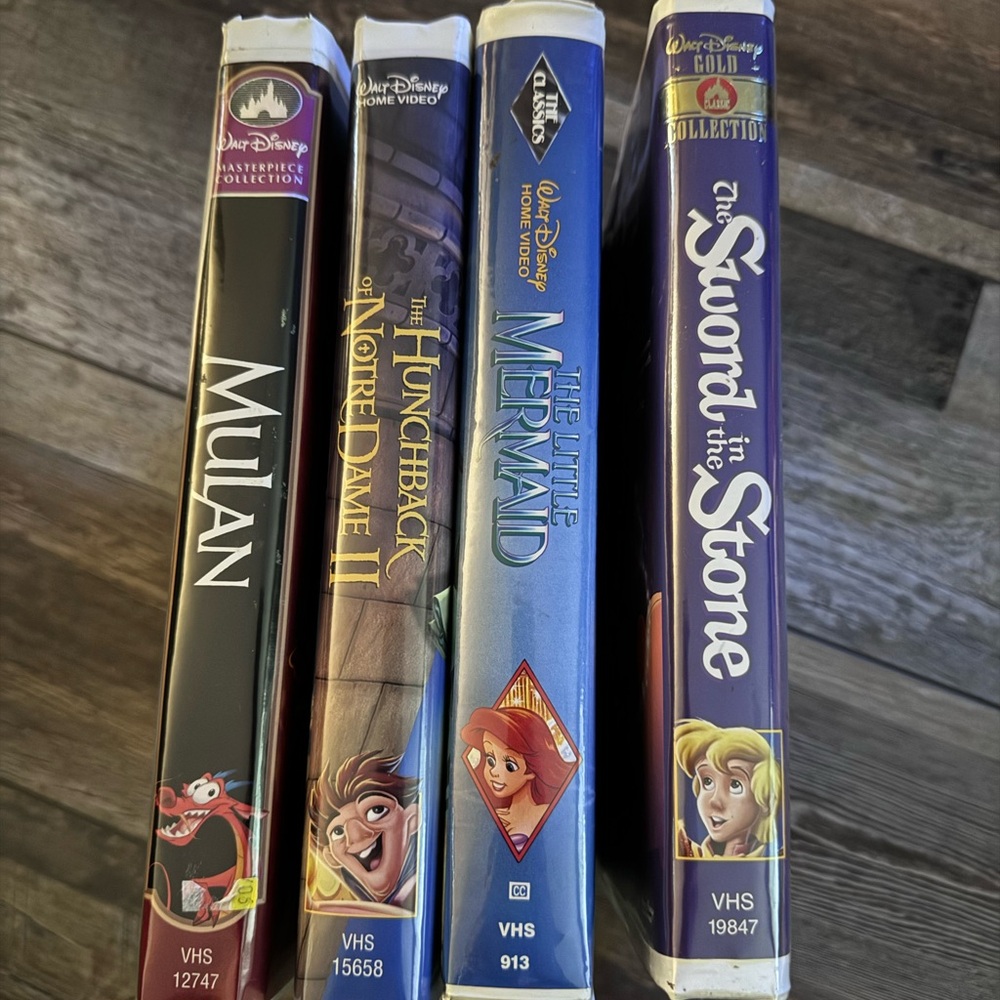 Disney Classic VHS Set: Mulan, Hunchback, Little Mermaid, Sword in the Stone